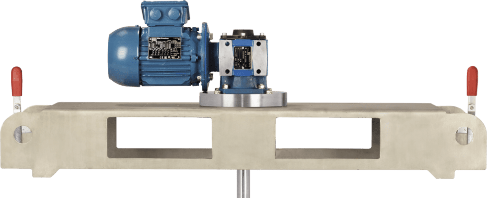 Mixer with gearbox and metal mounting bridge for IBC’s